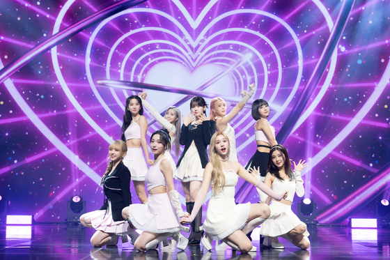 Kep1er performs ″Galileo,″ the lead track for the girl group's fifth EP, ″Magic Hour,″ during a press showcase held Monday at the Yes24 Live Hall in Gwnagjin District, eastern Seoul, ahead of the album's release. [WAKEONE, SWING ENTERTAINMENT] 