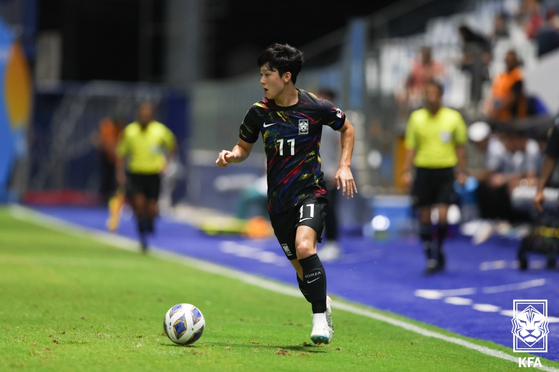 Korea's Yang Min-hyuk dribbles the ball during a U-17 Asian Cup match against Afganistan in Thailand on June 19, 2023. [YONHAP] 