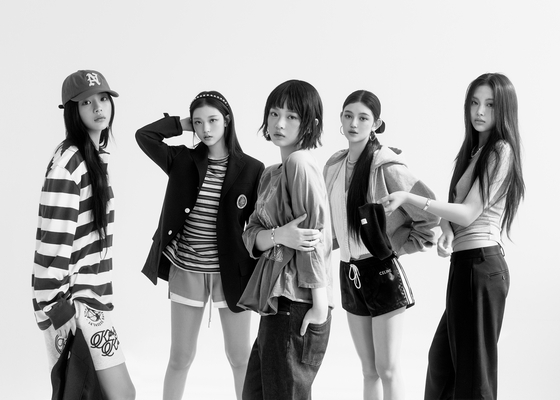 Girl group NewJeans [ADOR]