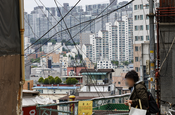 A neighborhood in Seongbuk District,northern Seoul, with multiplex housing and apartment complexes [YONHAP]