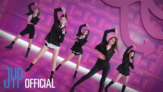 A new music video teaser for "Chesire," the title track of ITZY's upcoming EP. [SCREEN CAPTURE]
