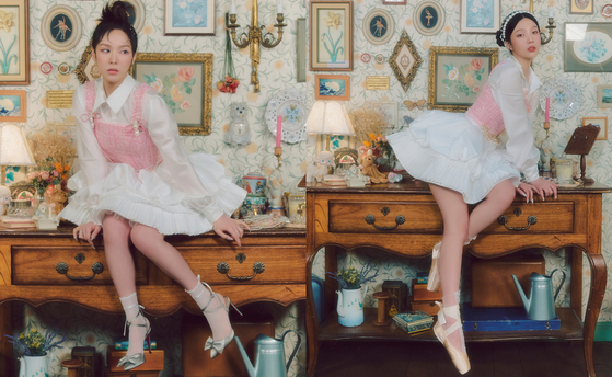 Teaser images of girl group Red Velvet's upcoming EP "The ReVe Festival 2022 - Feel My Rhythm" released by SM Entertainment from Tuesday [SM ENTERTAINMENT]