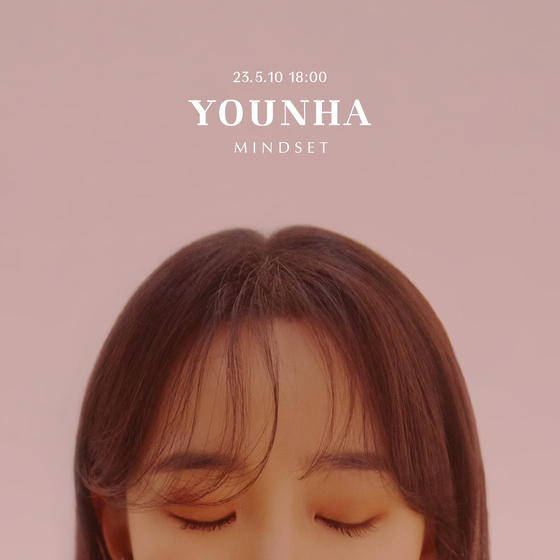 Album art for singer-songwriter Younha's upcoming studio live album ″Mindset″ [C9 ENTERTAINMENT]