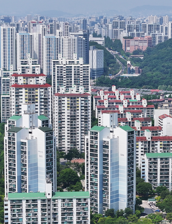 An apartment complex in in Bundang, Gyeonggi. [YONHAP]