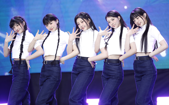 Girl group ILLIT on April 2 [NEWS1]