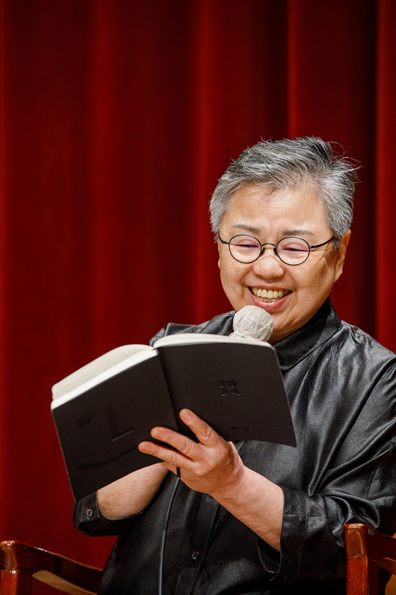 Chef Cho Hee-sook speaks during the "Human, Climate Change and Temple Food" seminar on Wednesday at the Korean Buddhism History and Culture Memorial Hall in Jongno District, central Seoul, hosted by the Cultural Corps of Korean Buddhism.[CULTURAL CORPS OF KOREAN BUDDHISM]