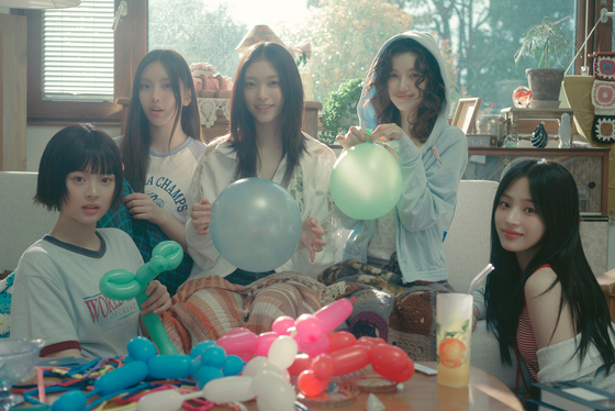 Girl group NewJeans [ADOR]
