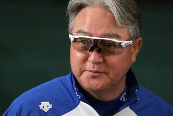 Former national team manager Kim Kyung-moon was tapped to lead the Hanwha Eagles on Sunday. [NEWS1]