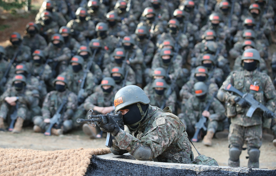 Army recruits train at the Korea Army Training Center in Nonsan, South Chungcheong on Dec. 7, 2023. [NEWS1] 
