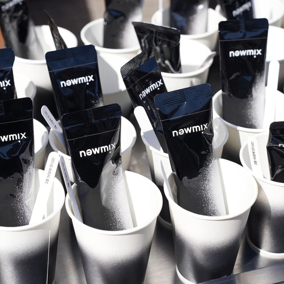 newmix coffee's instant coffee packets and cups [NEWMIX COFFEE]
