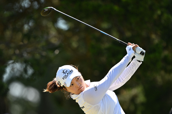 Korea's Ko Jin-young plays her shot from the eighth tee during the second round of the ShopRite LPGA Classic Presented by Acer at Seaview Bay Course on June 8 in Galloway, New Jersey. [AFP/YONHAP]