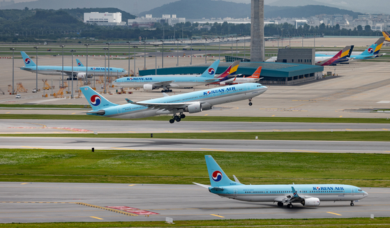 An airplane takes off from a runway at Incheon International Airport in July last year. [NEWS1] 