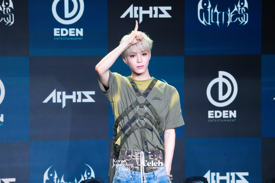 All(H)ours’ Minje poses for the camera during a press showcase Tuesday at the Ilchi Art Hall in Gangnam District, southern Seoul. [DANIELA GONZALEZ PEREZ]