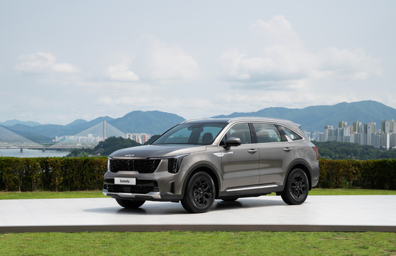 A hybrid version of the Sorento SUV [KIA]