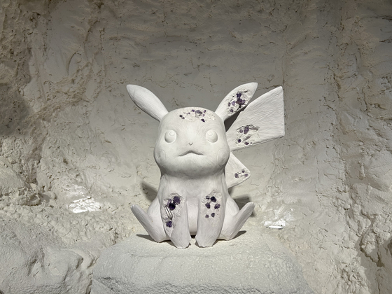 ″Amethyst Crystallized Seated Pikachu″ (2020) by Daniel Arsham [SHIN MIN-HEE]