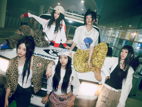 Girl group NewJeans [ADOR]