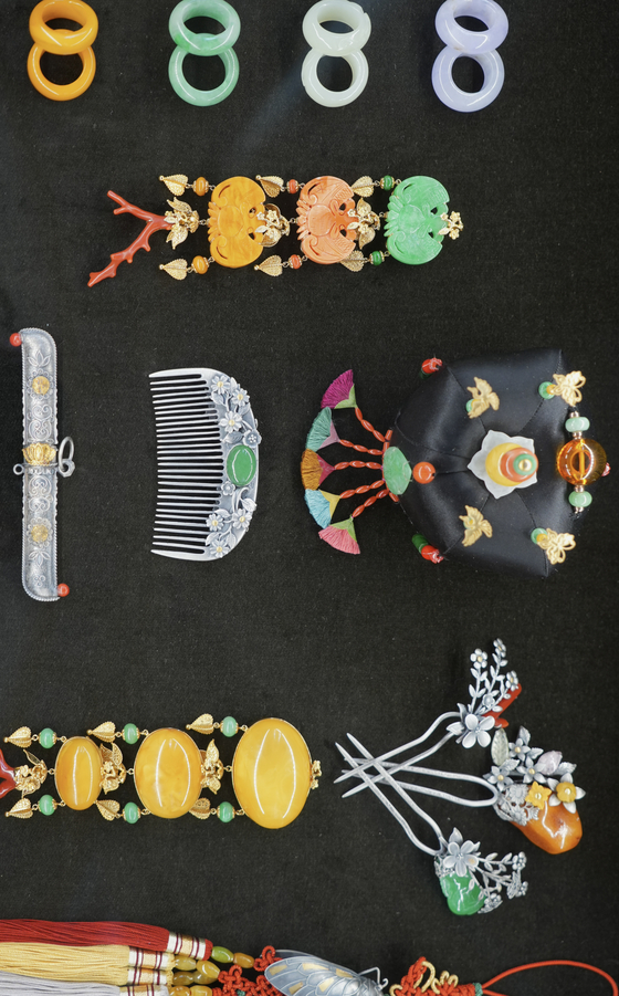 Traditional accessories on view at “That’s Korea: The Shape of Time” at the Maison de la Chimie in Paris [MINISTRY OF CULTURE, SPORTS AND TOURISM]