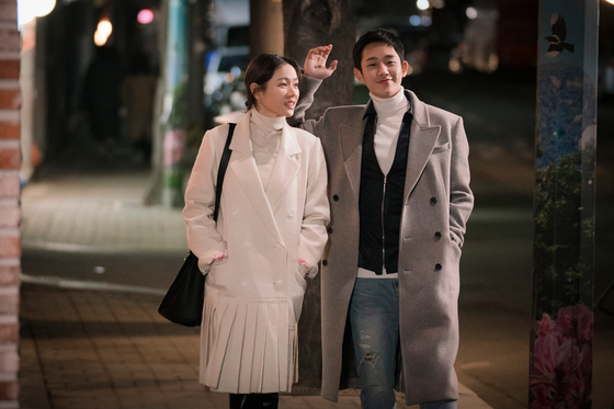 A still from JTBC's series ″Something in the Rain″ (2018) [JTBC]