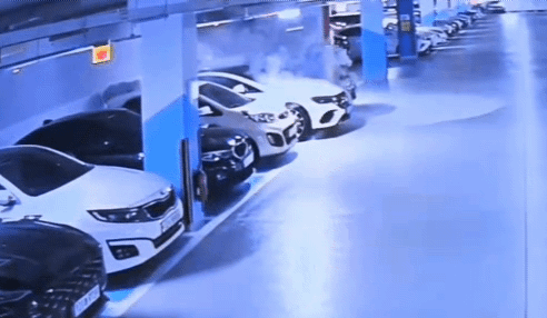 CCTV footage shows a Mercedes-Benz EV exploding at an underground parking lot in Incheon on Aug.1. [YONHAP]