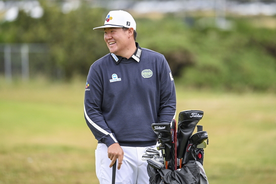 Korea's Im Sung-jae smiles on the range during practice for The 152nd Open Championship at Royal Troon on July 16 in Troon, Scotland. [GETTY IMAGES]