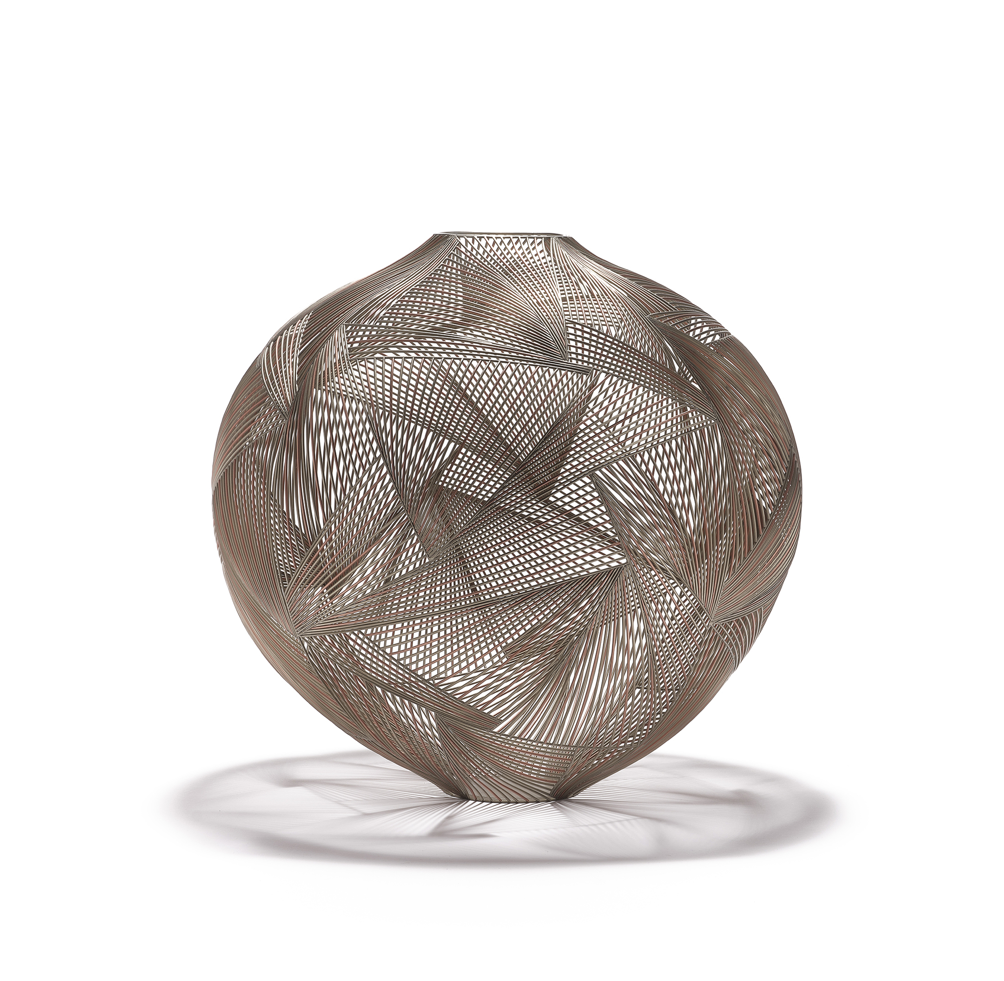 "Open vase 0622" by Cheon Woo-sun. This piece was a finalist for the Loewe Foundation Craft Prize in 2023. [SOLUNA ART GROUP]