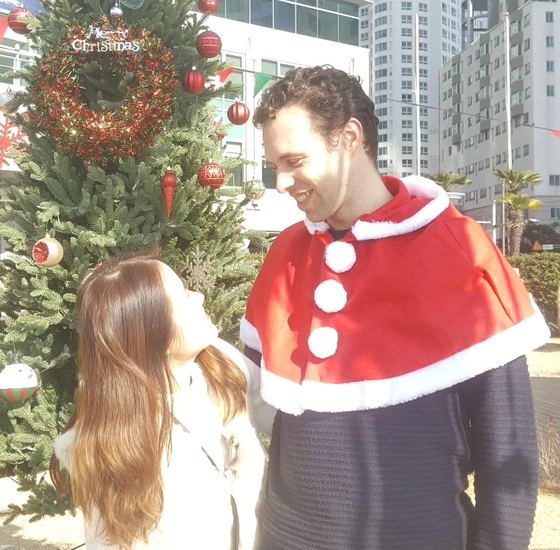 Thomas Pallett, right, and his Korean wife. The couple wanted to adopt a Korean child. [THOMAS PALLETT]