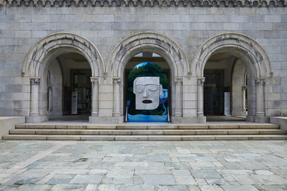 ″Make Your Truth Beautiful″ by Lee Won-woo, on view at the ″At the End of the World Split Endlessly” exhibition at the Seoul Museum of Art's Seosomun main branch in central Seoul [SEOUL MUSEUM OF ART]