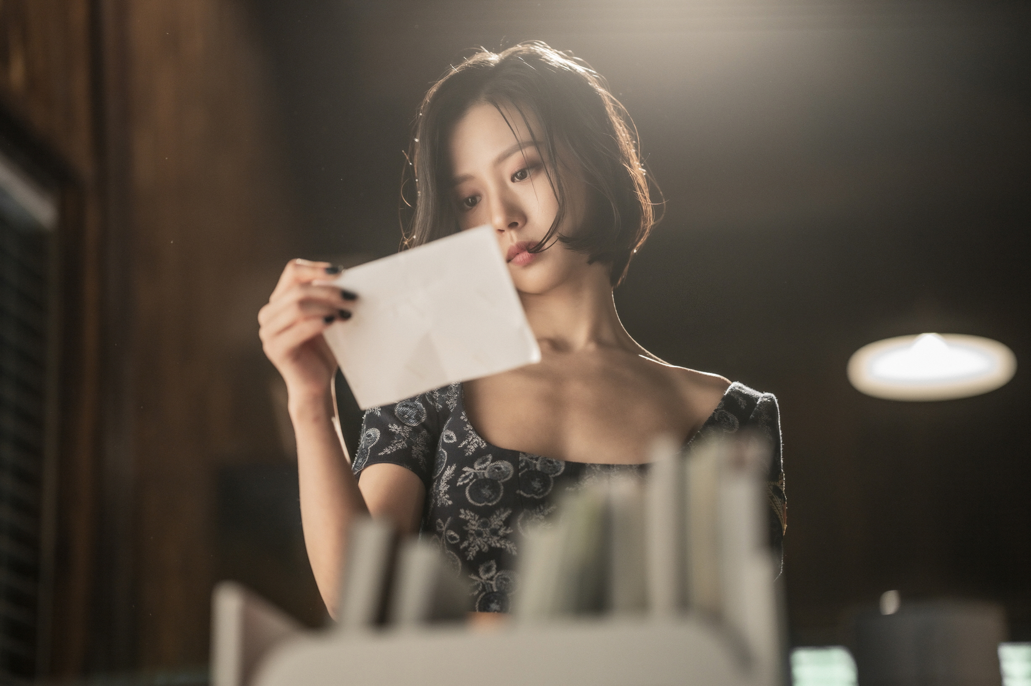 A still from Netflix's suspense thriller ″The Frog″ [NETFLIX]
