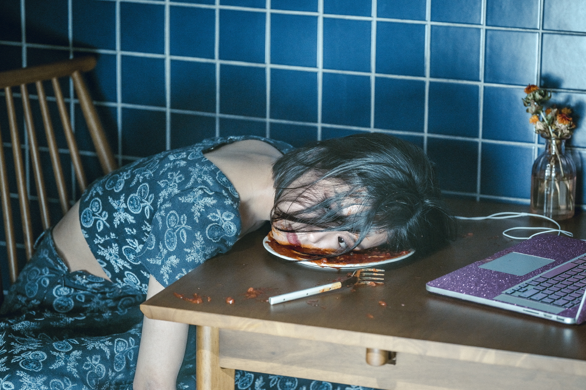 A still from Netflix's suspense thriller ″The Frog″ [NETFLIX]
