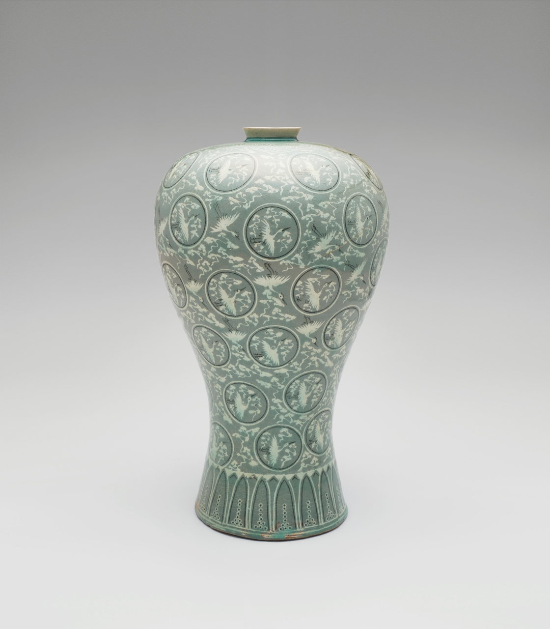 ″Celadon Maebyeong (Prunus Vase) with Inlaid Cloud and Crane Design″ from the 13th century [KANSONG ART MUSEUM DAEGU]