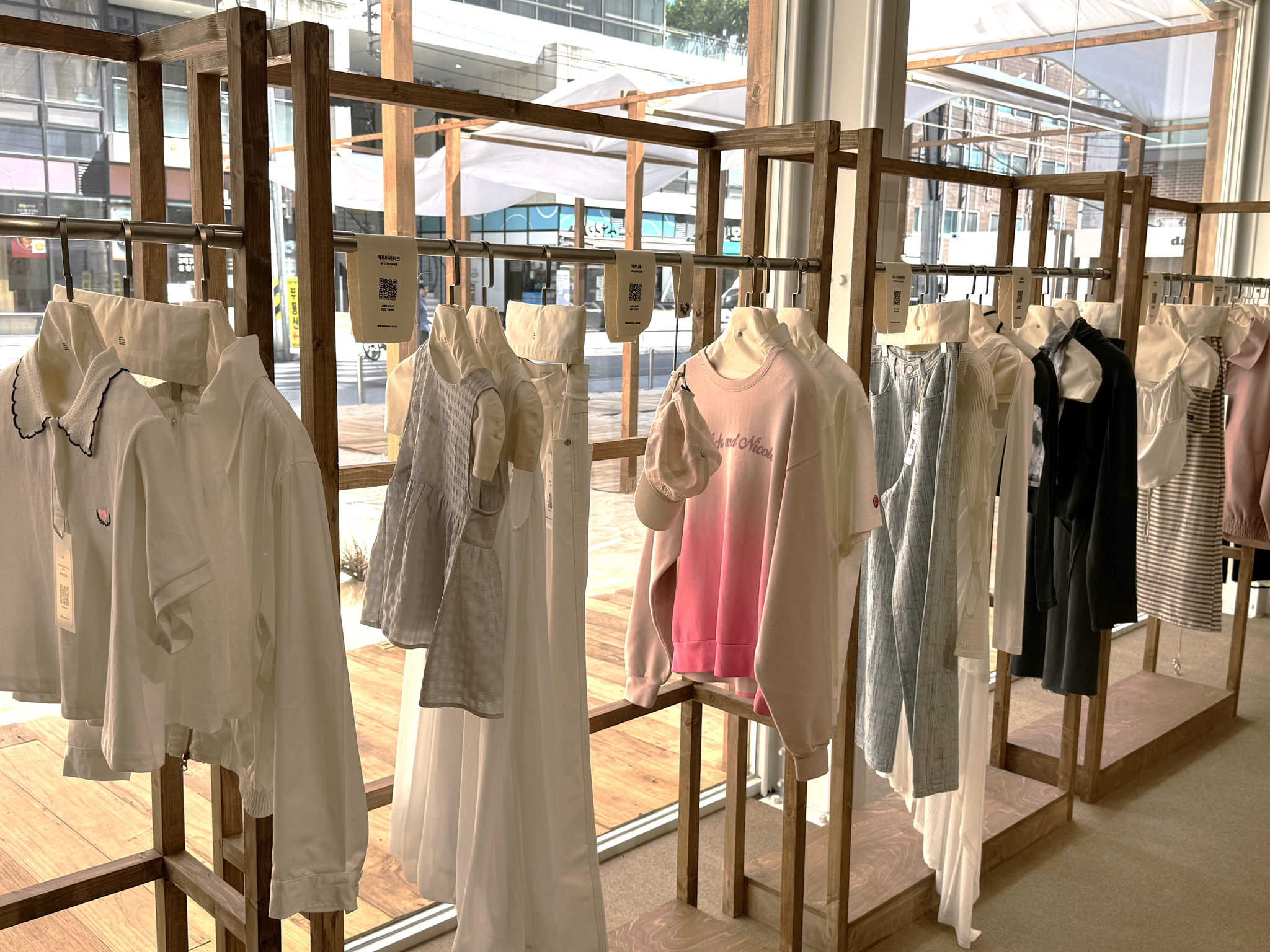 25 S/S collection clothes are displayed in "25SS Musinsa Season Preview" venue in Seongsu-dong in Seongdong District, eastern Seoul. [KIM JI-YE]