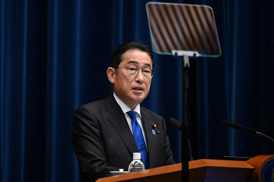 Japanese Prime Minister Fumio Kishida speaks during a press conference at the prime minister's office in Tokyo on Aug. 14, announcing he will not seek reelection as head of his ruling party. [REUTERS/YONHAP]