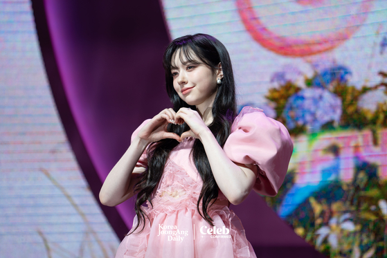 Member Moon Chanelle of Fifty Fifty poses for a photo during a press showcase held at the Yes24 Live Hall on Sept. 20 in time for the release of the group's second EP ″Love Tune.″ [DANIELA GONZALEZ PEREZ]
