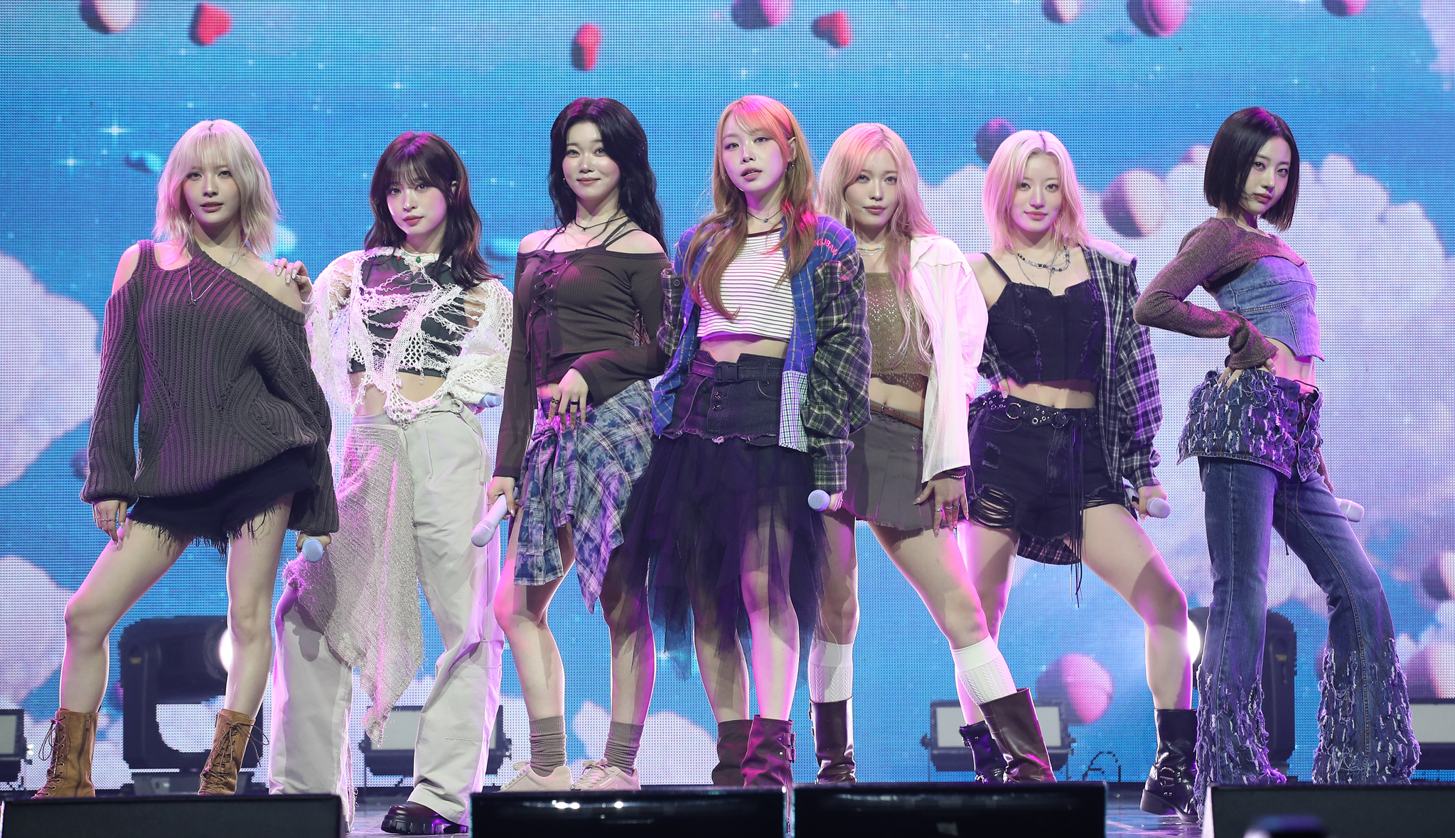 Girl group Billlie performs its new track "remembrance candy" during a showcase held at the Blue Square Mastercard Hall in central Seoul on Oct. 16. [NEWS1]