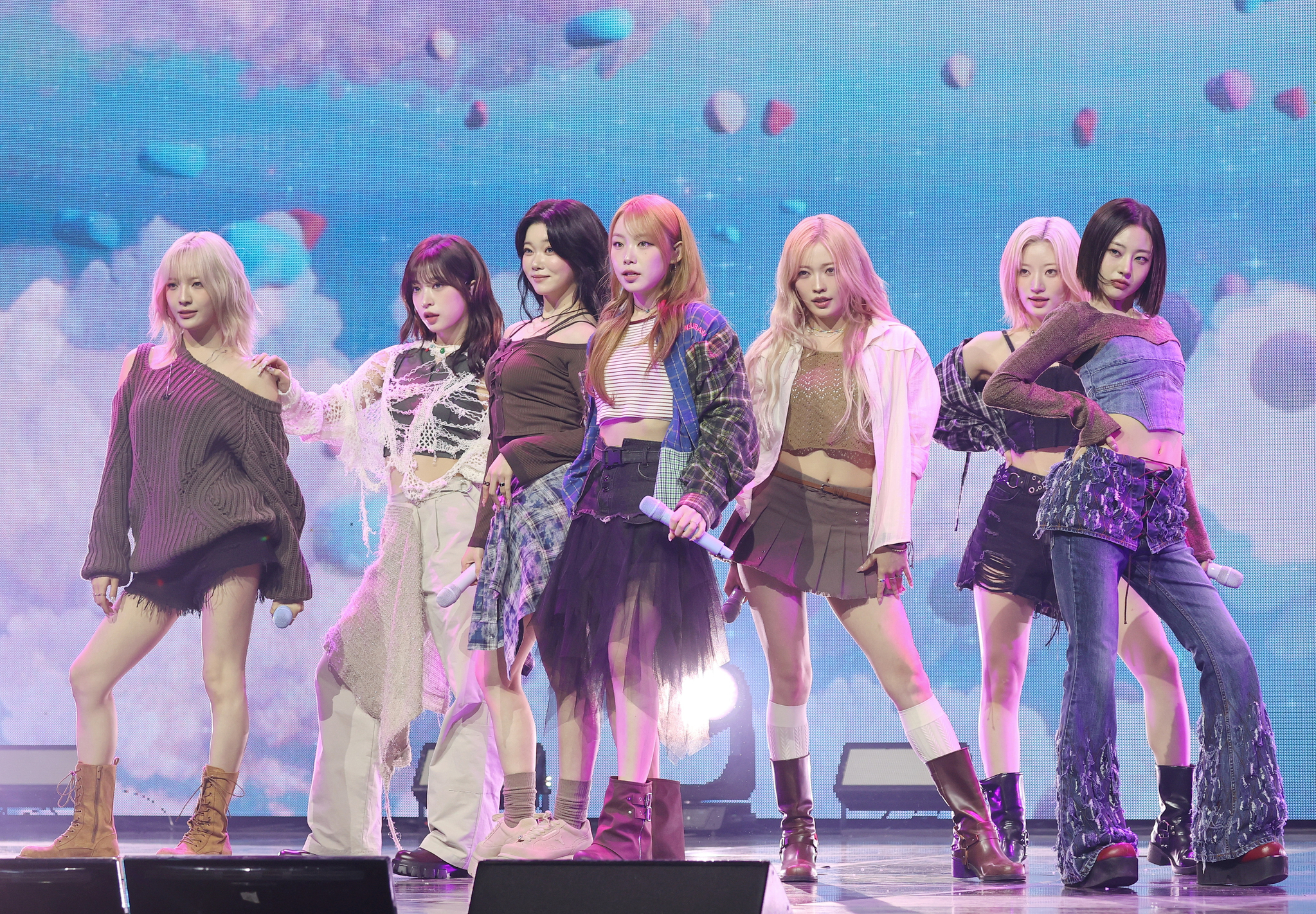 Girl group Billlie performs its new track "remembrance candy" during a showcase held at the Blue Square Mastercard Hall in central Seoul on Oct. 16. [YONHAP]