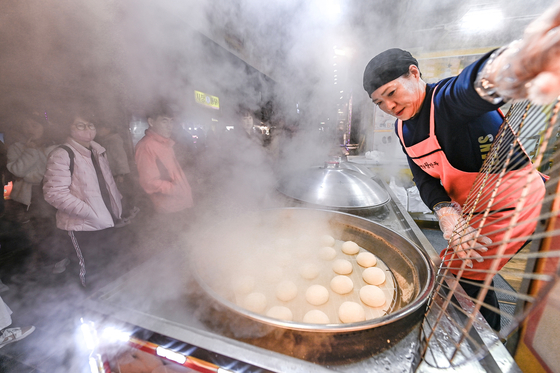 A venue sells dumplings in Wonju [WONJU CITY GOVERNMENT]
