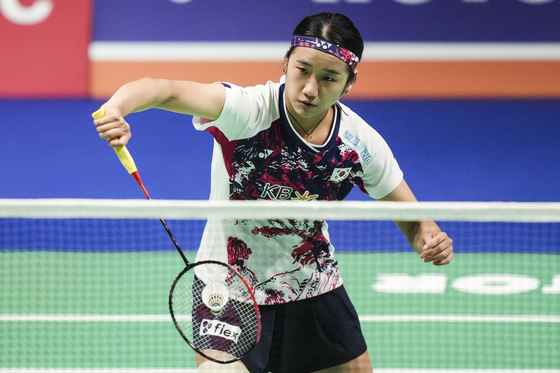 An Se-young in action during the Denmark Open women's singles final against Wang Zhiyi of China at the Arena Fyn in Denmark on Sunday. [AP/YONHAP]