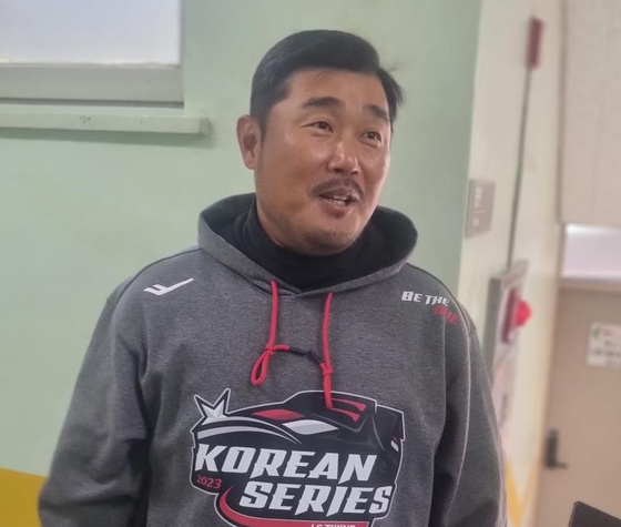Then-LG Twins hitting coach Lee Ho-joon speaks during an interview at Jamsil Baseball Stadium in southern Seoul on Nov. 7, 2023. [YONHAP] 