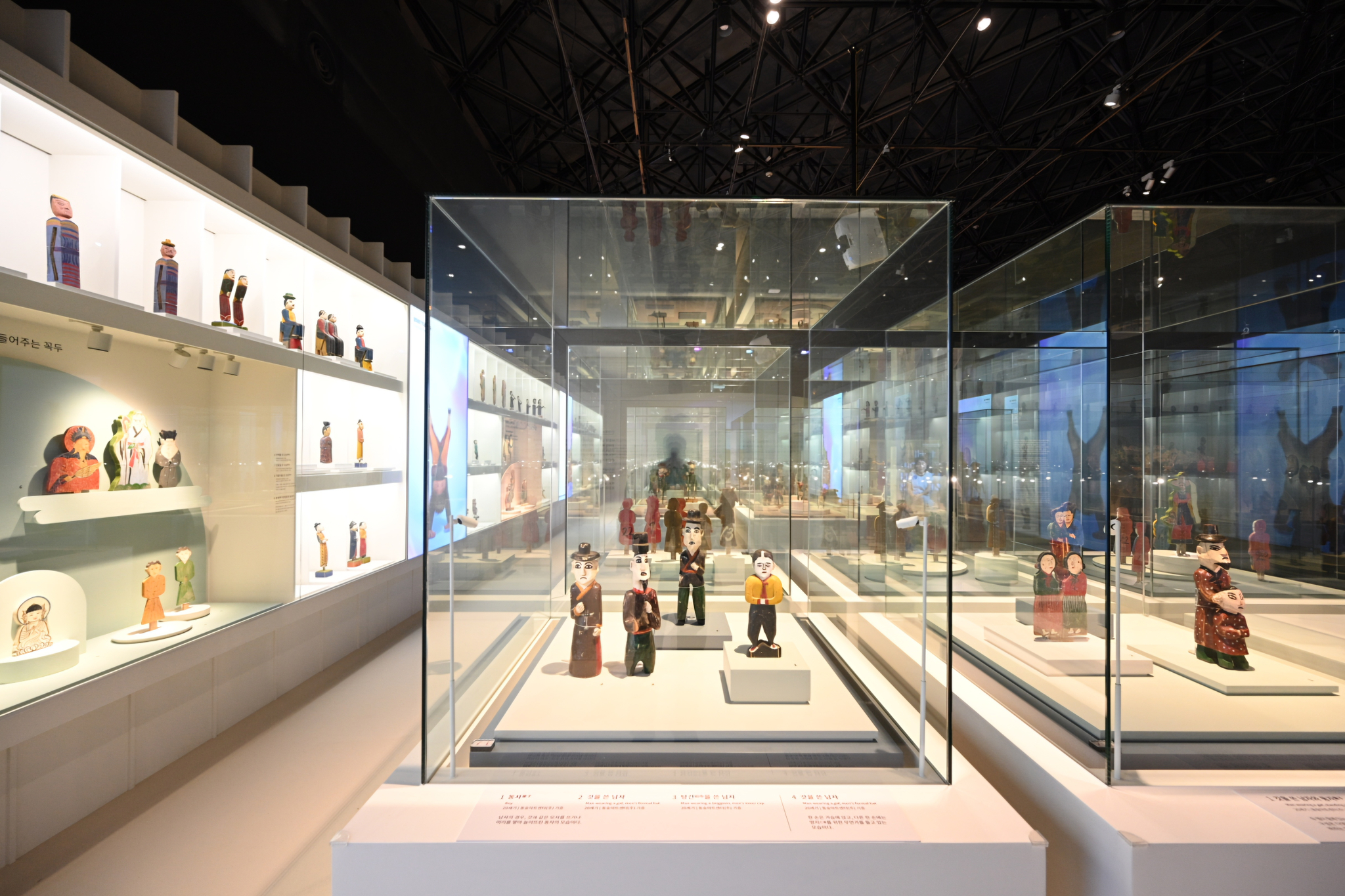 Installation view of ″Parade,″ the latest exhibition at the National Folk Museum of Korea in central Seoul [NATIONAL FOLK MUSEUM OF KOREA]