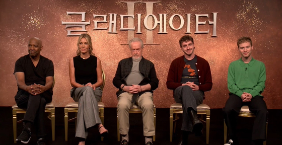 From left, actors Denzel Washington and Connie Nielsen, director Ridley Scott, actors Paul Mescal and Fred Hechinger attend an online video press conference for the upcoming film ″GladiatorⅡ" held for Korean reporters on Friday. [SCREEN CAPTURE]