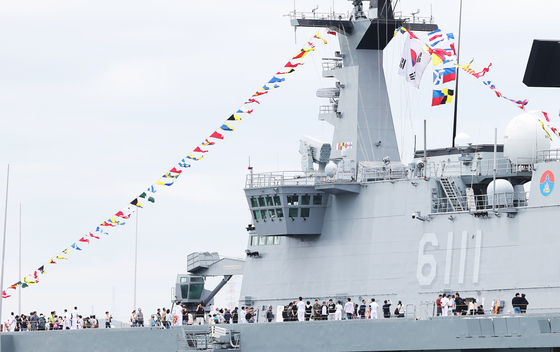 ROKS Dokdo on display at Pyeongtaek, Gyeonggi on May 11. [YONHAP]