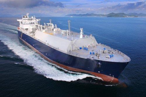A LNG ship on the sea [SAMSUNG HEAVY INDUSTRIES CO.] 