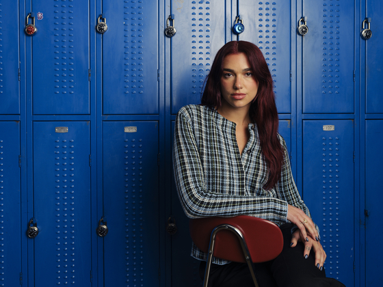 Dua Lipa poses for a portrait to promote her new album ″Radical Optimism″ on Friday, April 26, 2024, in New York. [AP/YONHAP]
