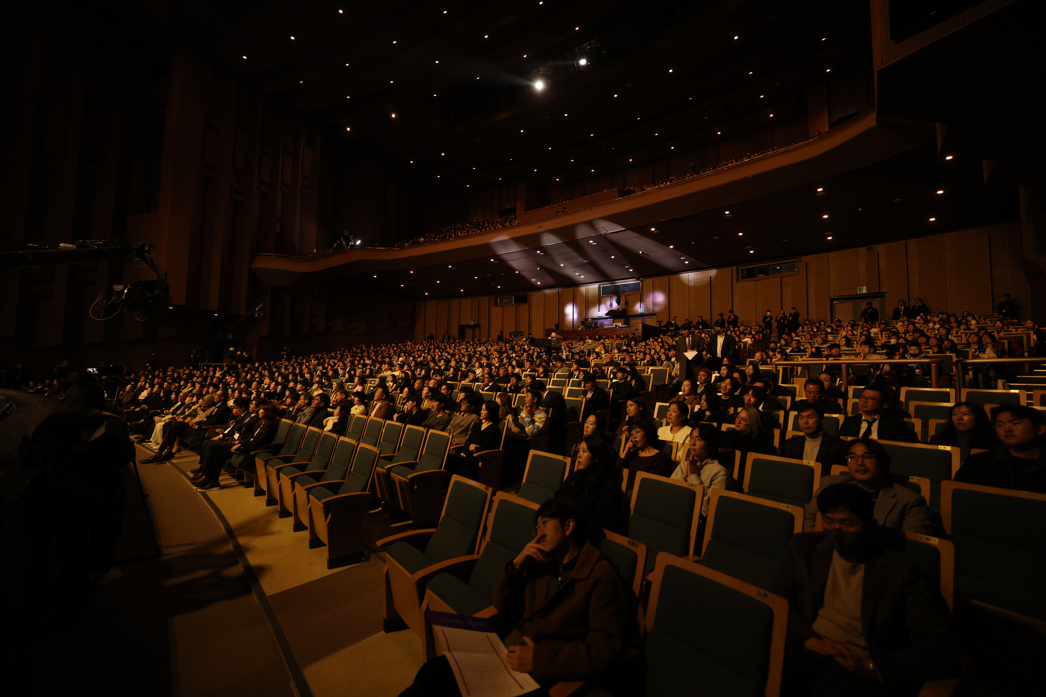 Several seats were empty in the main hall of the Gyeonggi Arts Center in Suwon, Gyeonggi, where the 59th Daejong International Film Awards was held on Nov.15 ,2023. [DAEJONG INTERNATIONAL FILM AWARDS]