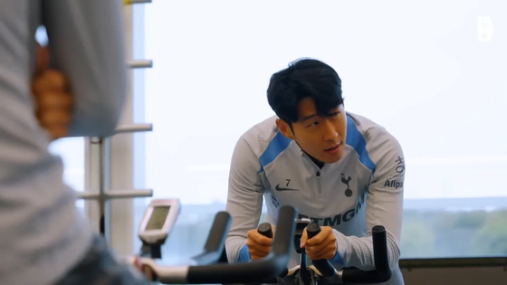 Son Heung-min trains with the Tottenham Hotspur squad. [ONE FOOTBALL]