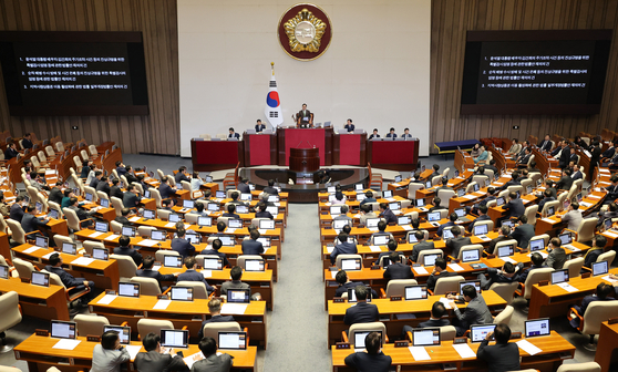 Three bills on special probes into first lady Kim Keon Hee, a Marine's death and universal cash handouts are voted down during a plenary session at the National Assembly in Seoul on Oct. 4. [YONHAP]