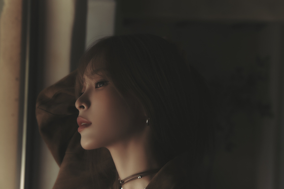 R&B singer-songwriter Heize [P NATION]