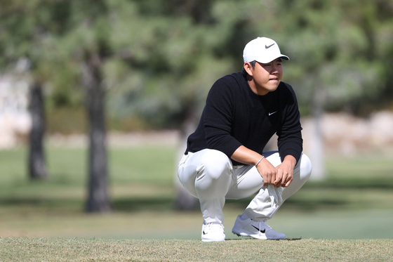 Tom Kim looks on at the 12th green during the second round of the Shriners Children's Open 2024 at TPC Summerlin on Oct. 18 in Las Vegas, Nevada. [AFP/YONHAP]