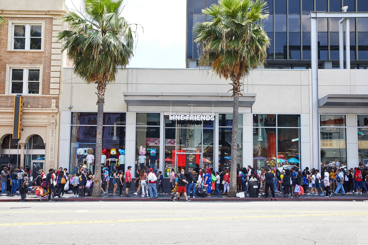 LINE Friends Hollywood Los Angeles Store [CJ ENM]