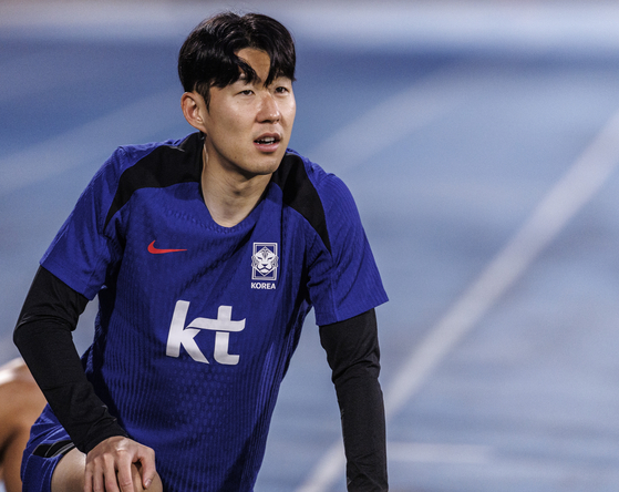 Son Heung-min trains with the Korean national team at Abdullah Al Khalifa Stadium in Kuwait on Tuesday ahead of the 2026 World Cup qualifier against Kuwait on Thursday. [YONHAP] 